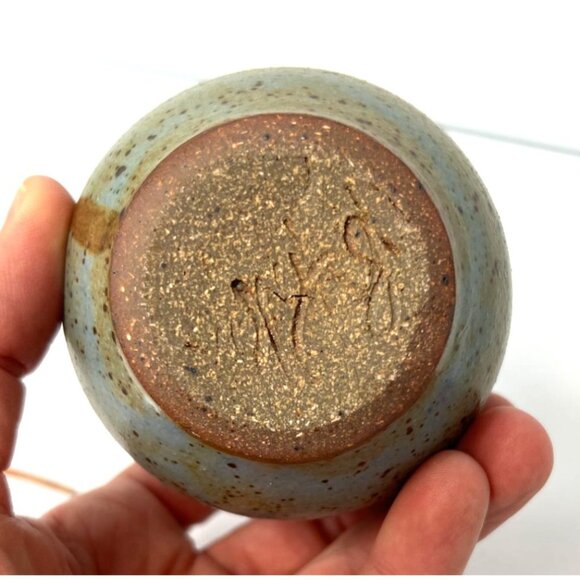 Vintage Studio Pottery Speckled Stoneware Glazed Decorative Vase Artist Signed - Picture 7 of 8